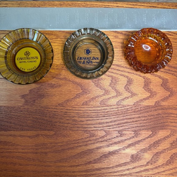 Vintage Castaways Hotel/Casino Las Vegas Glass Ashtray collectible - Picture 3 of 4